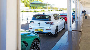 VW Golf R - track taxi